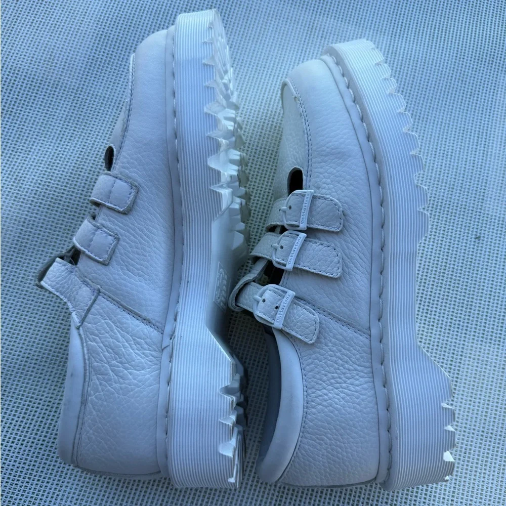 DR MARTENS FREYA WOMENS White Shoes Straps Size 10 L like new with defect